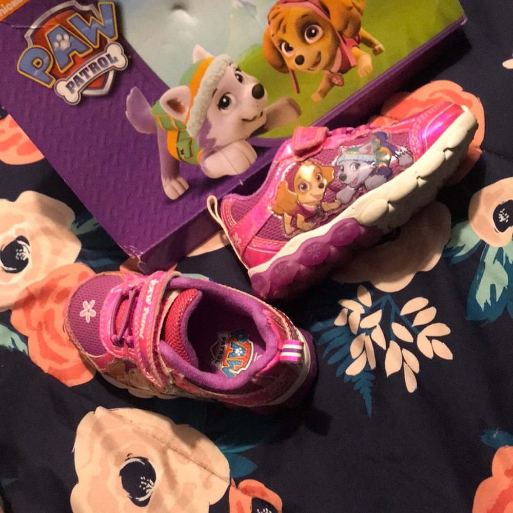 2 for 1🐾Paw Patrol🐾 w/LIGHTS & slippers💕
